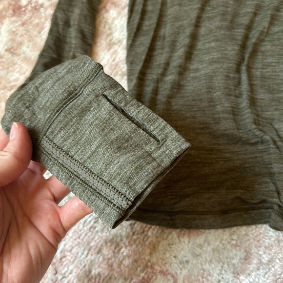 Lululemon longsleeve with tie open back - Picture 2 of 4